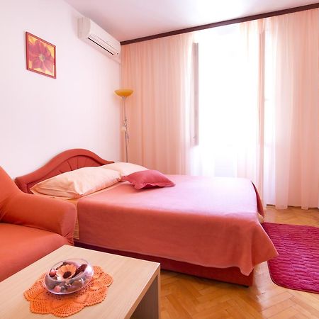 Apartment And Room Daria Vis Island Εξωτερικό φωτογραφία