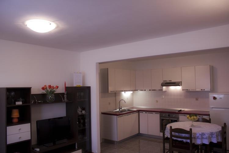 Apartment And Room Daria Vis Island Εξωτερικό φωτογραφία