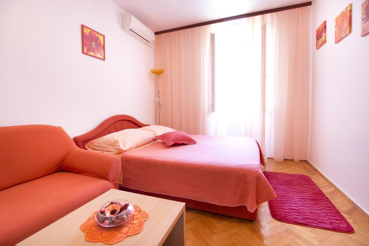 Apartment And Room Daria Vis Island Εξωτερικό φωτογραφία