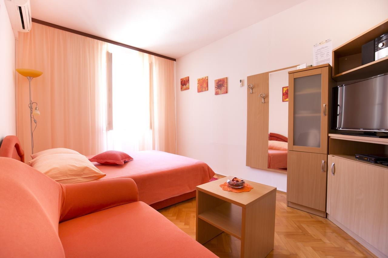 Apartment And Room Daria Vis Island Εξωτερικό φωτογραφία